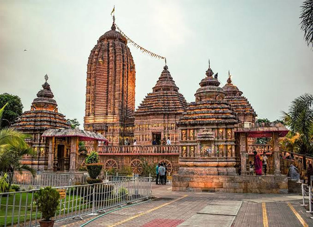 odisha-tour-packages-explore-temples-beaches-heritage-trails
